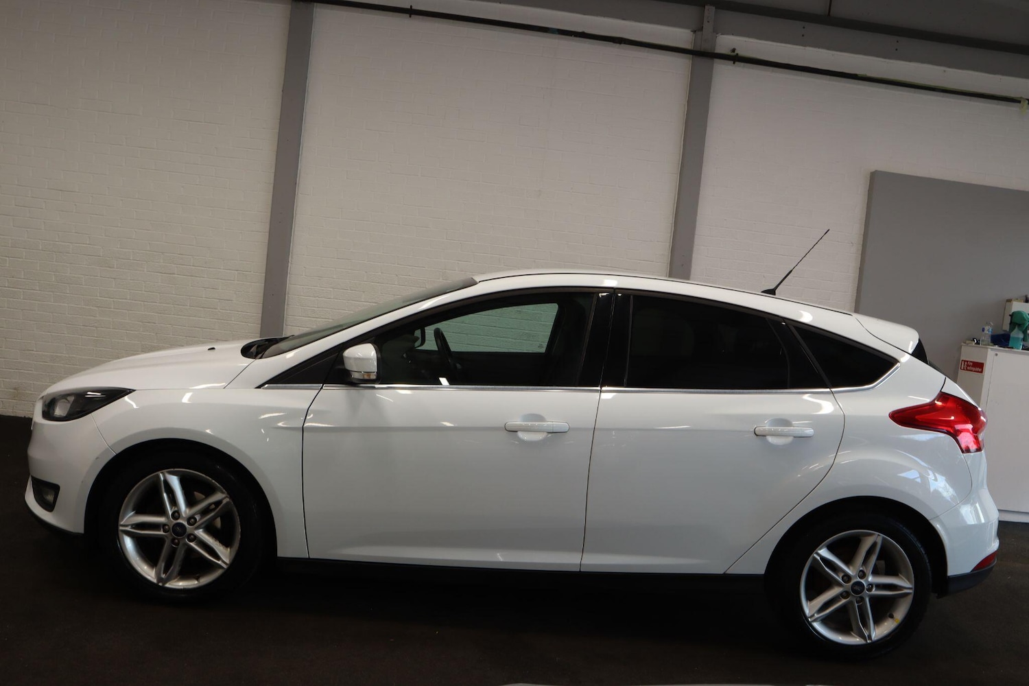 Used Ford Focus 2016 for sale - 76388959: Photo 3