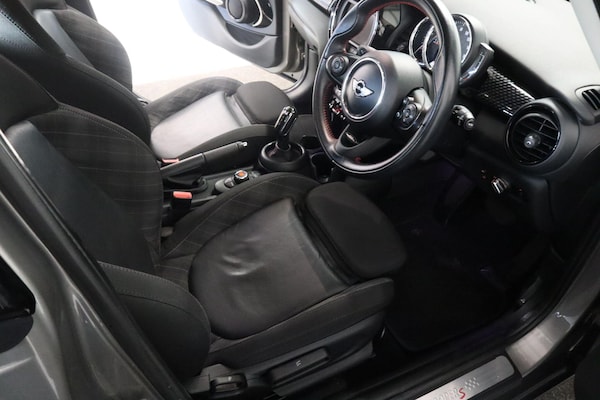 Used MINI Hatch 2018 for sale - 76239298: Photo 13