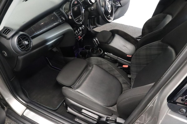 Used MINI Hatch 2018 for sale - 76239298: Photo 18