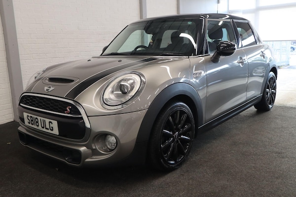 Used MINI Hatch 2018 for sale - 76239298: Photo 1