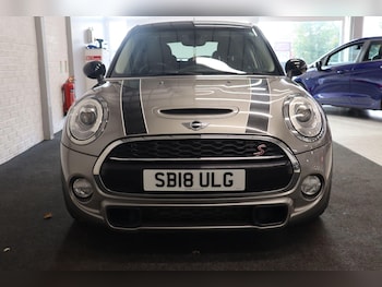 Used MINI Hatch 2018 for sale - 76239298: Photo 2