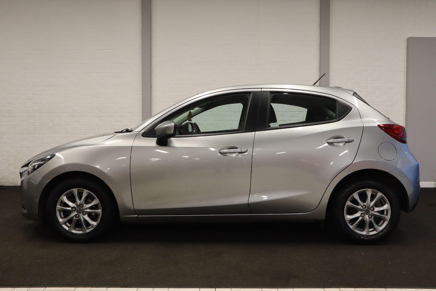 Used Mazda Mazda2 2017 for sale - 77387765: Photo 3