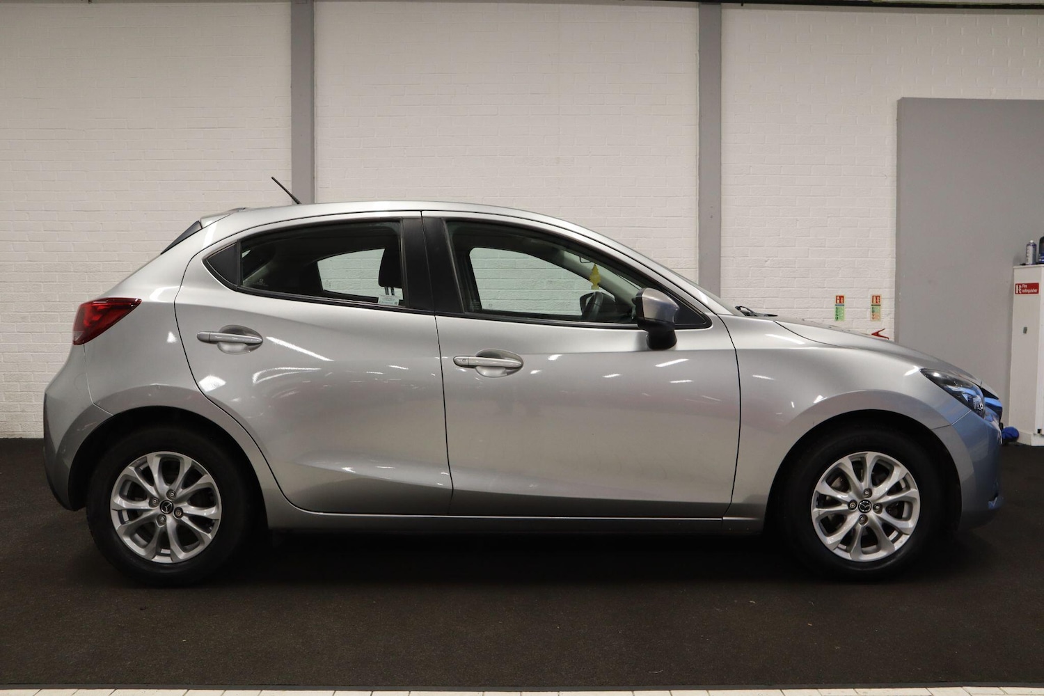 Used Mazda Mazda2 2017 for sale - 77387765: Photo 8