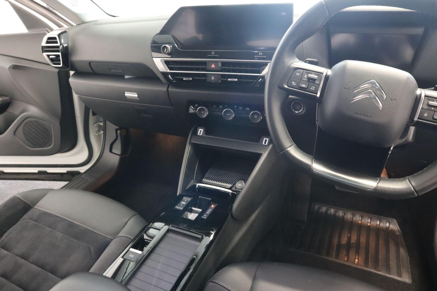 Used Citroen C4 2023 for sale - 76397985: Photo 11