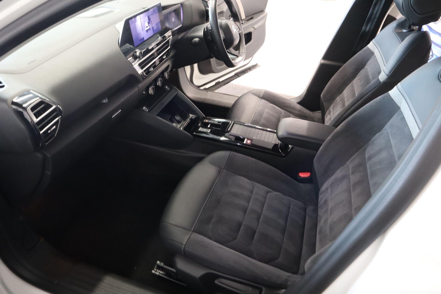 Used Citroen C4 2023 for sale - 76397985: Photo 18