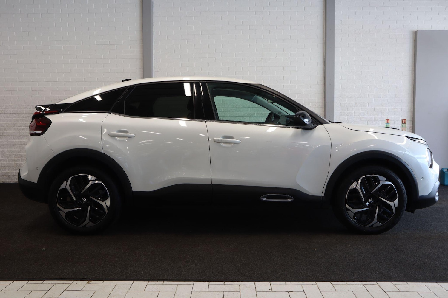 Used Citroen C4 2023 for sale - 76397985: Photo 8