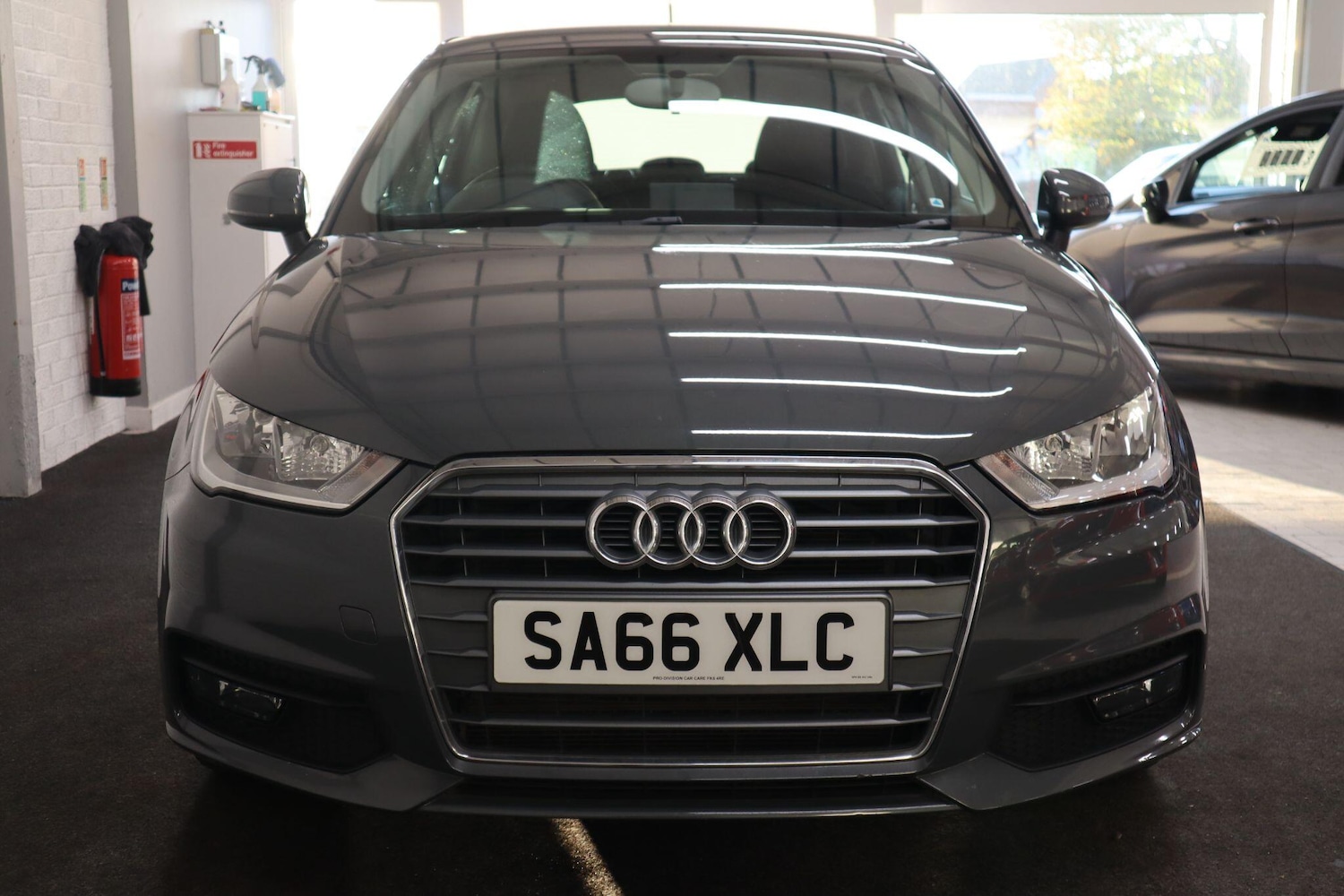 Used Audi A1 2017 for sale - 76370825: Photo 2