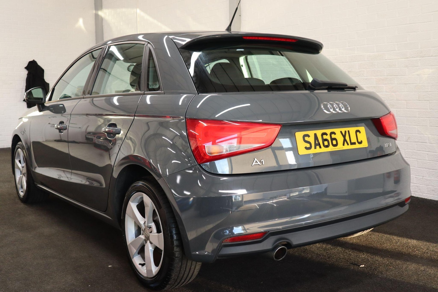 Used Audi A1 2017 for sale - 76370825: Photo 4