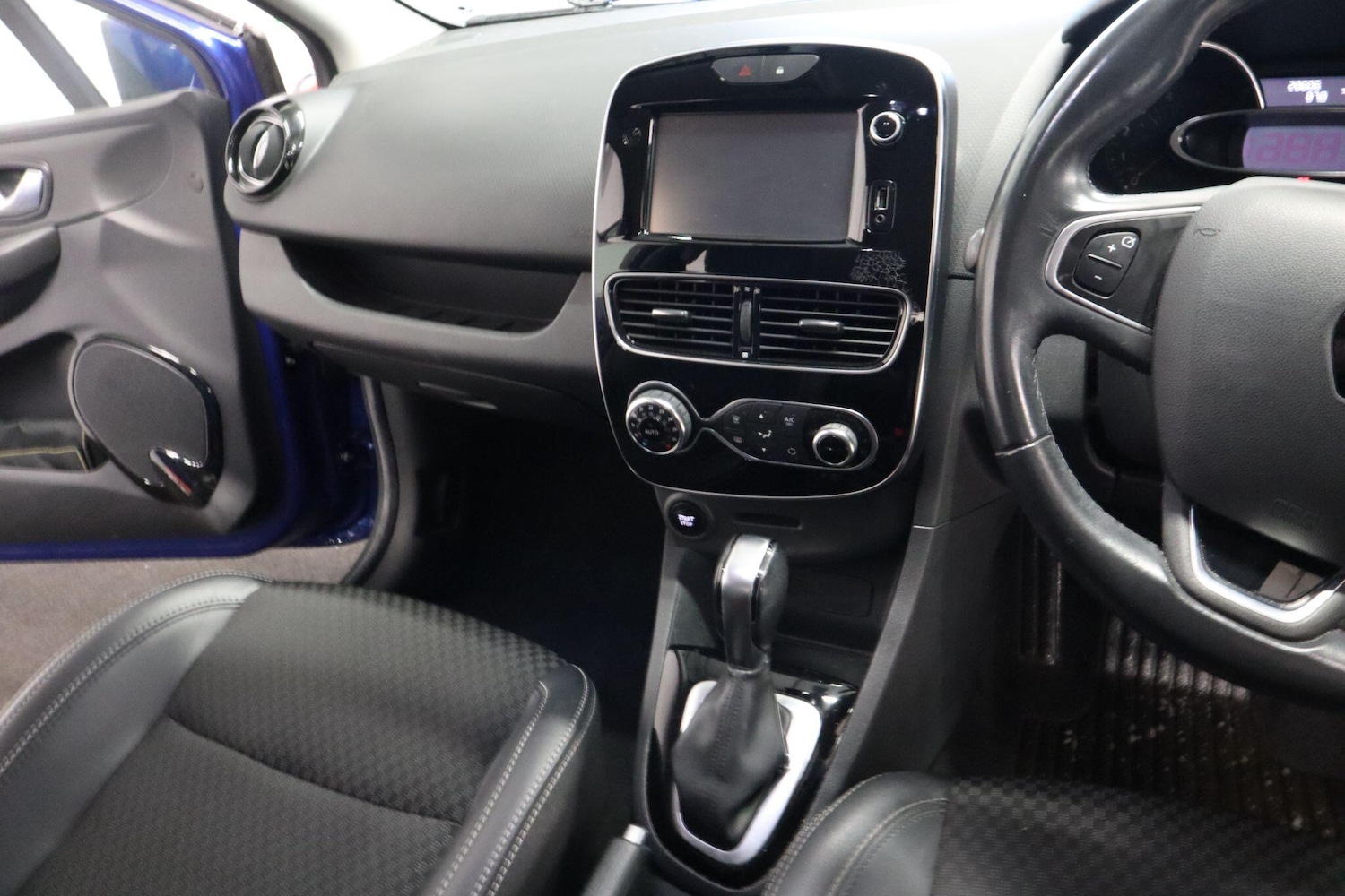 Used Renault Clio for sale - 77645932: Photo 13