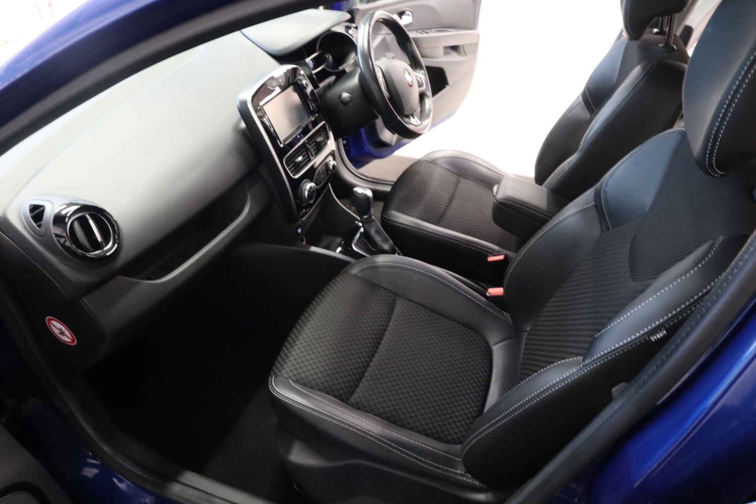 Used Renault Clio for sale - 77645932: Photo 18