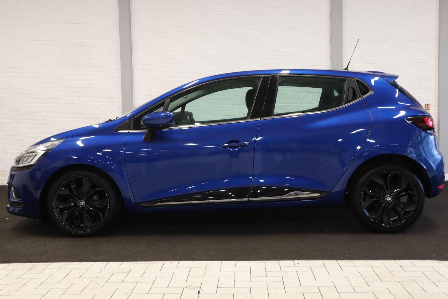 Used Renault Clio for sale - 77645932: Photo 3