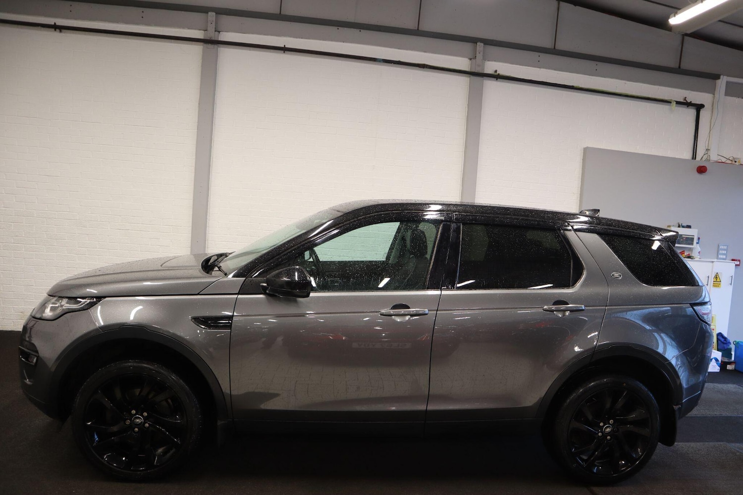 Used Land Rover Discovery Sport 2016 for sale - 77016919: Photo 3