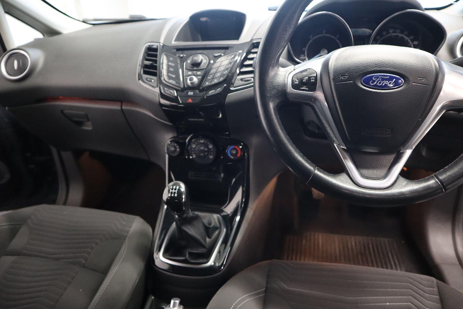 Used Ford Fiesta 2015 for sale - 76952431: Photo 13