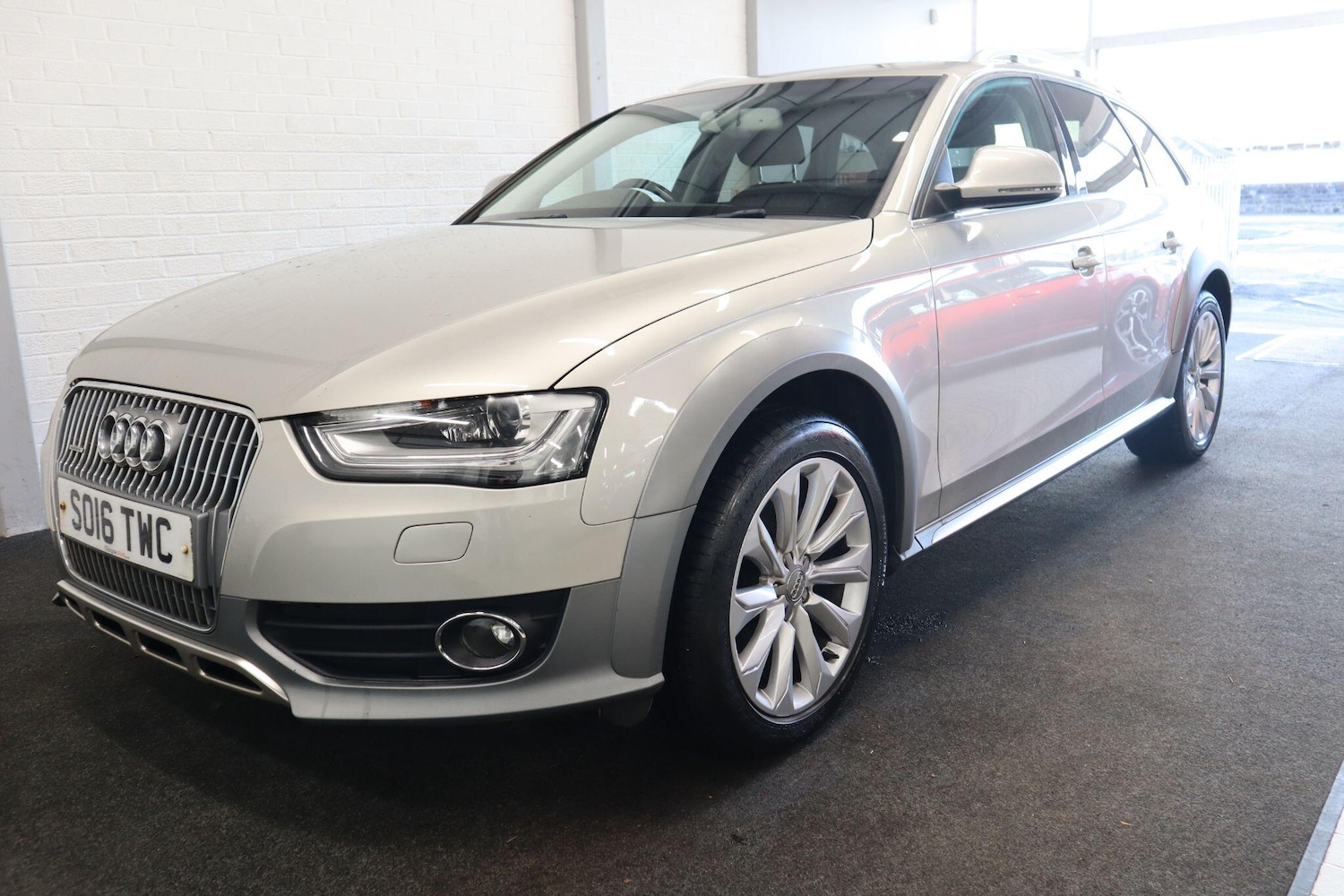 Used Audi A4 Allroad 2016 for sale - 76632803: Photo 1