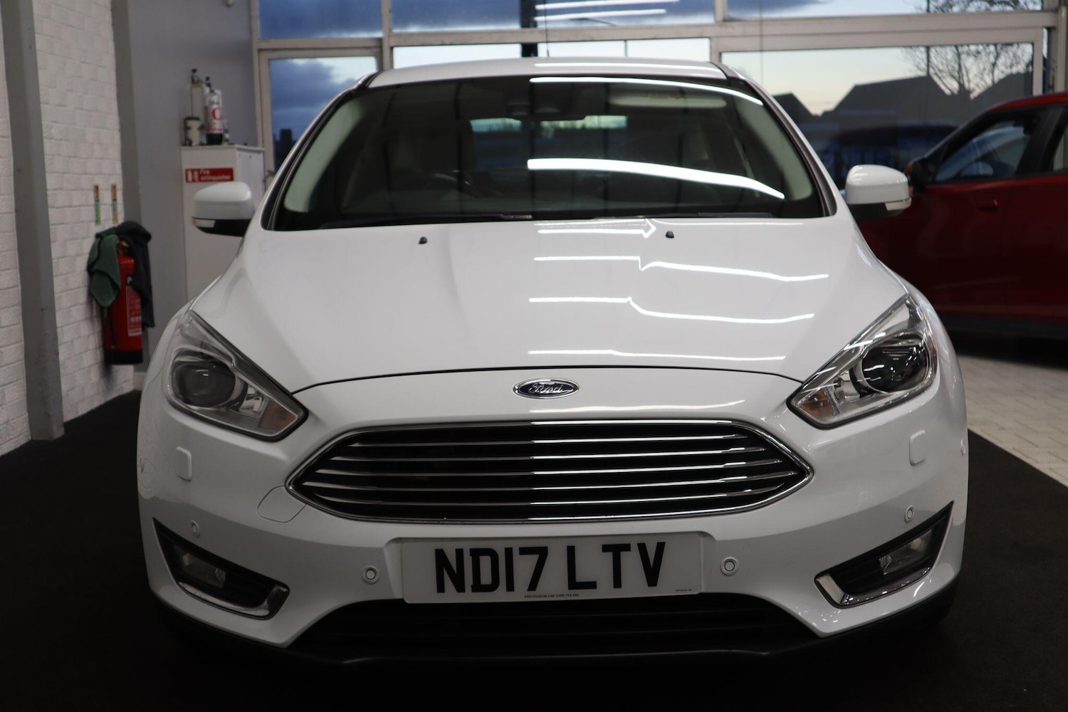 Used Ford Focus 2017 for sale - 76584794: Photo 2
