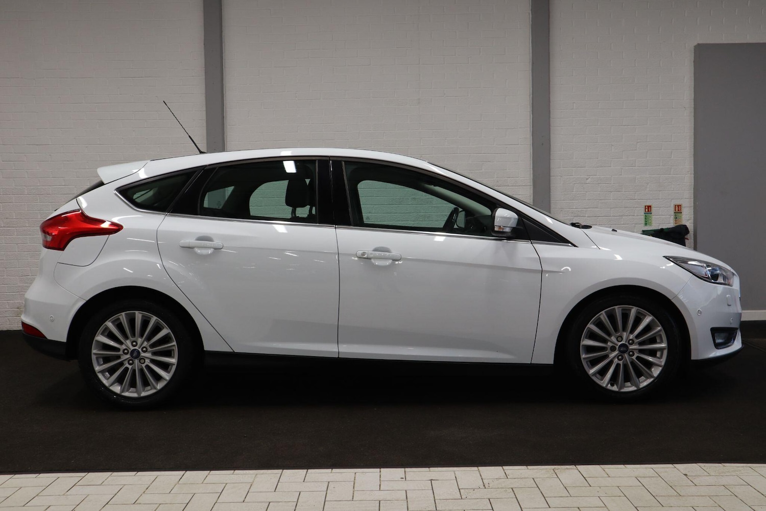 Used Ford Focus 2017 for sale - 76584794: Photo 8