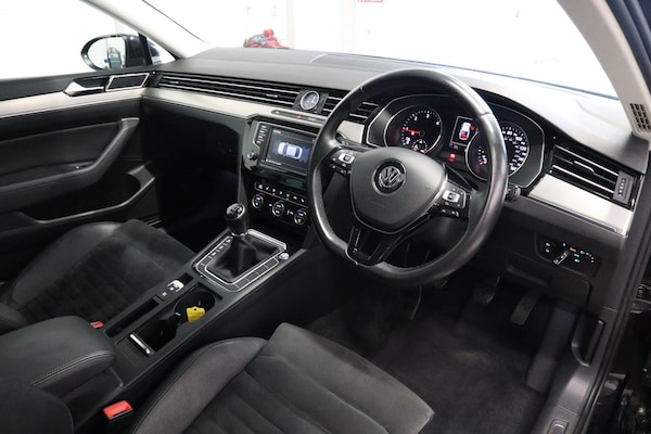 Used Volkswagen Passat 2016 for sale - 76270242: Photo 12