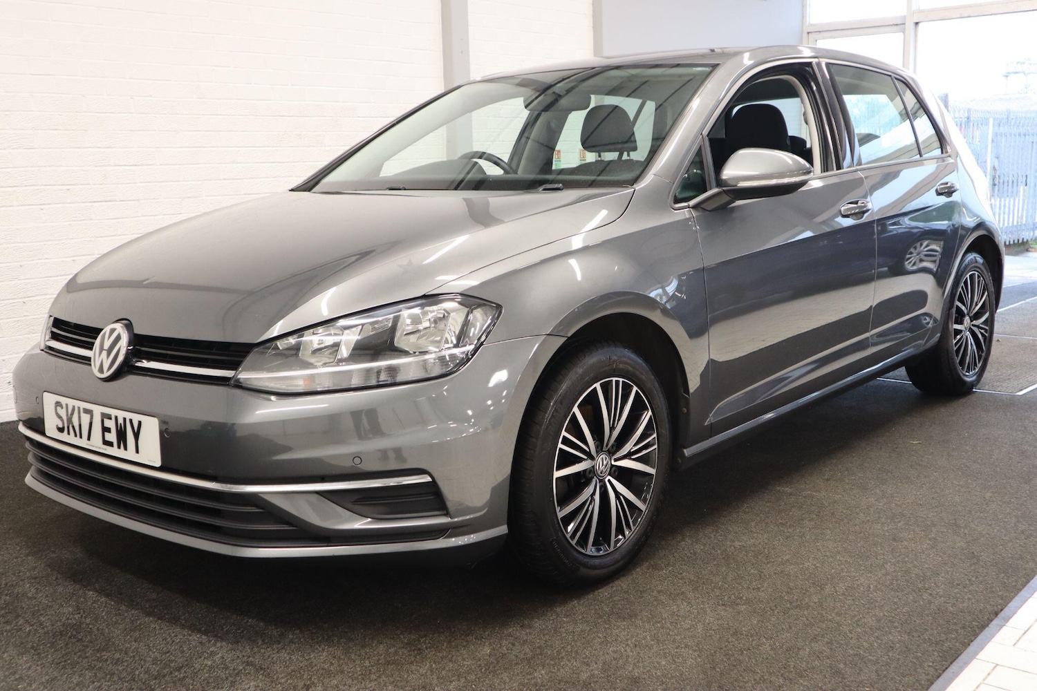 Used Volkswagen Golf for sale - 76200913: Photo 1