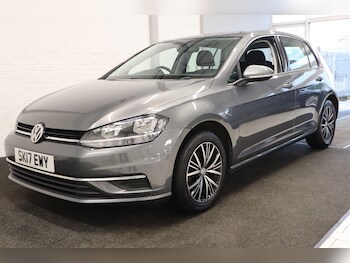 Used Volkswagen Golf 2017 for sale - 76200913: Photo