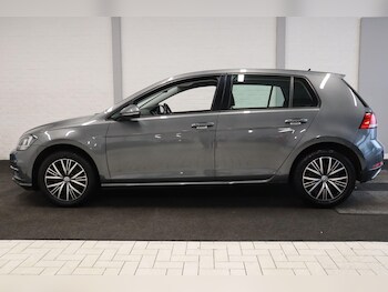 Used Volkswagen Golf 2017 for sale - 76200913: Photo