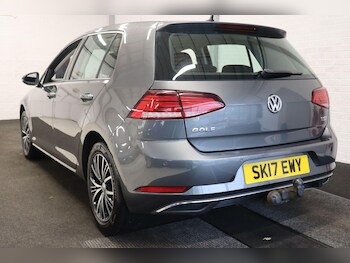 Used Volkswagen Golf 2017 for sale - 76200913: Photo