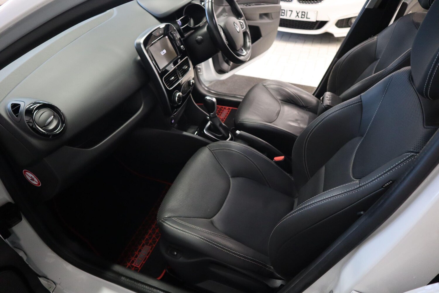 Used Renault Clio for sale - 76865751: Photo 19