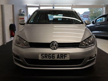 Used Volkswagen Golf 2017 for sale - 76337478: Photo