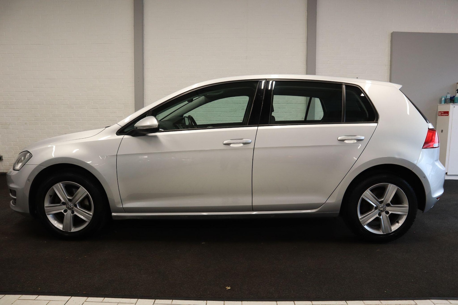 Used Volkswagen Golf 2017 for sale - 76337478: Photo 3