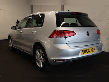 Used Volkswagen Golf 2017 for sale - 76337478: Photo