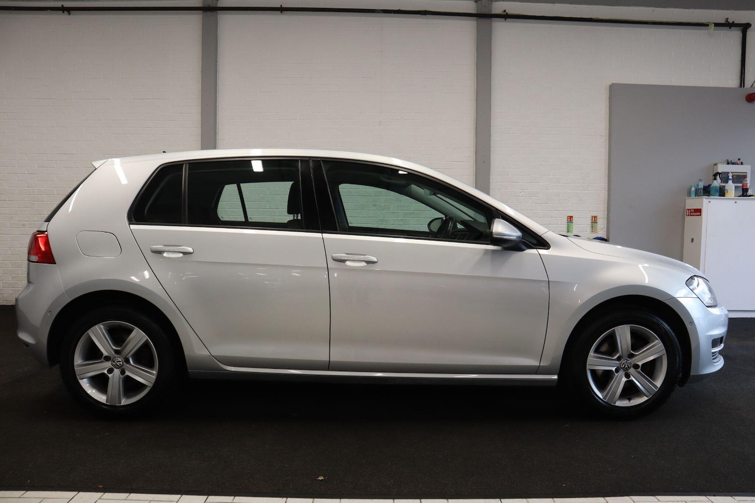 Used Volkswagen Golf 2017 for sale - 76337478: Photo 8