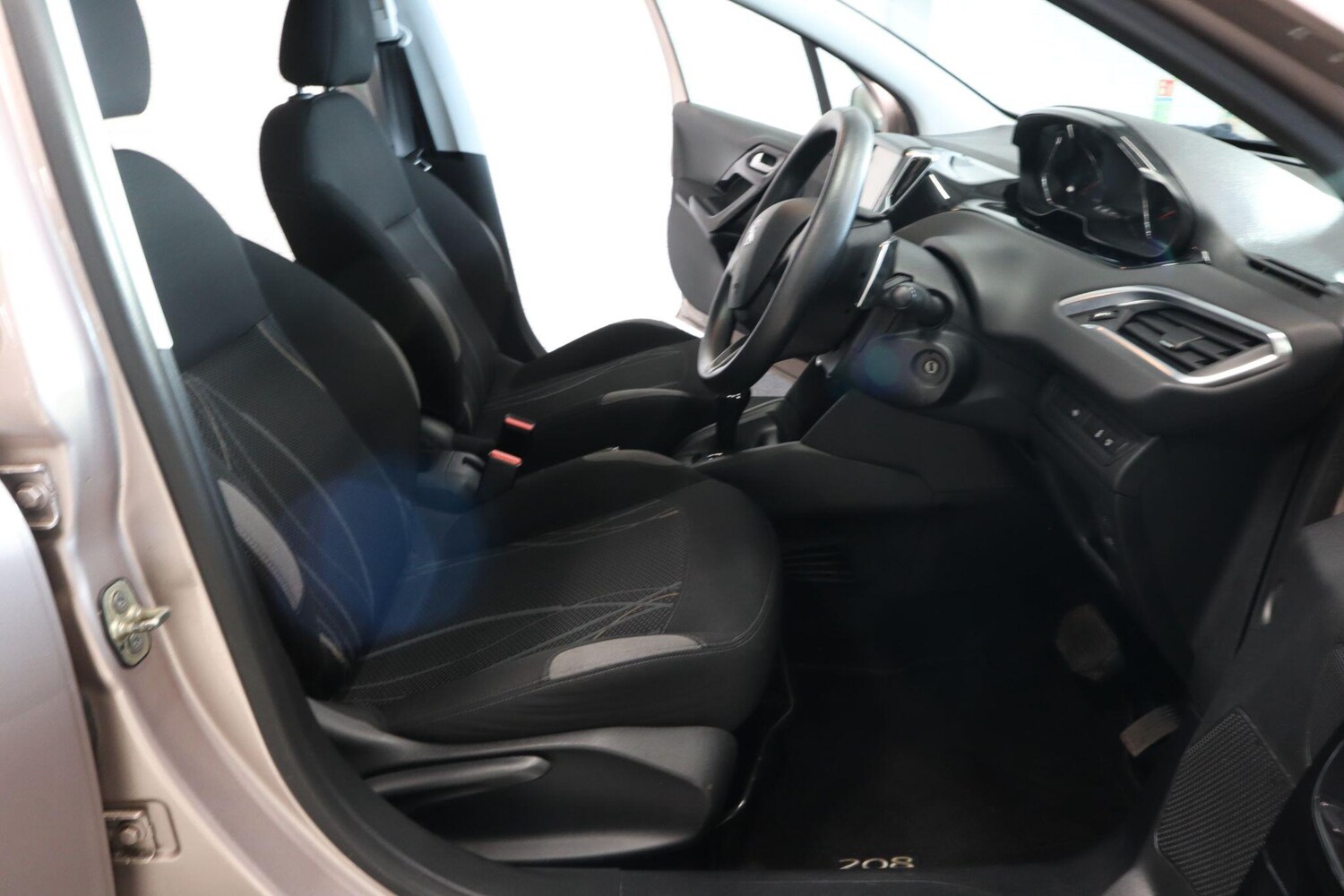 Used Peugeot 208 for sale - 77585801: Photo 11