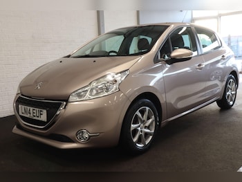 Used Peugeot 208 2014 for sale - 77585801: Photo