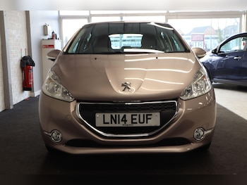 Used Peugeot 208 2014 for sale - 77585801: Photo