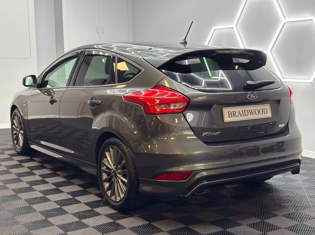 Used Ford Focus 2018 for sale - 76582698: Photo 2