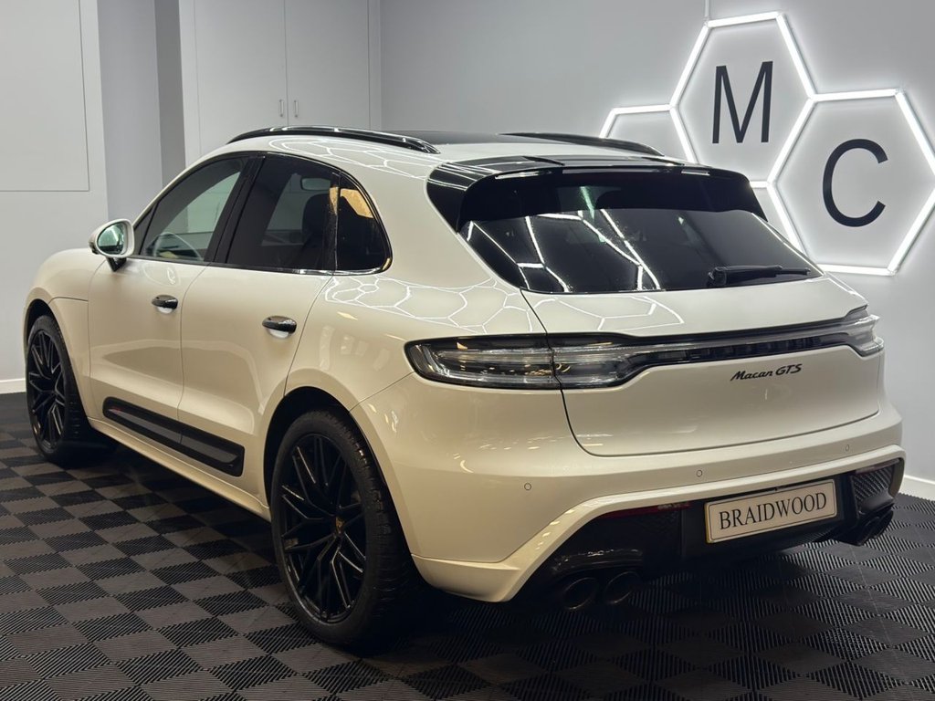 Used Porsche Macan 2022 for sale - 77780518: Photo 2