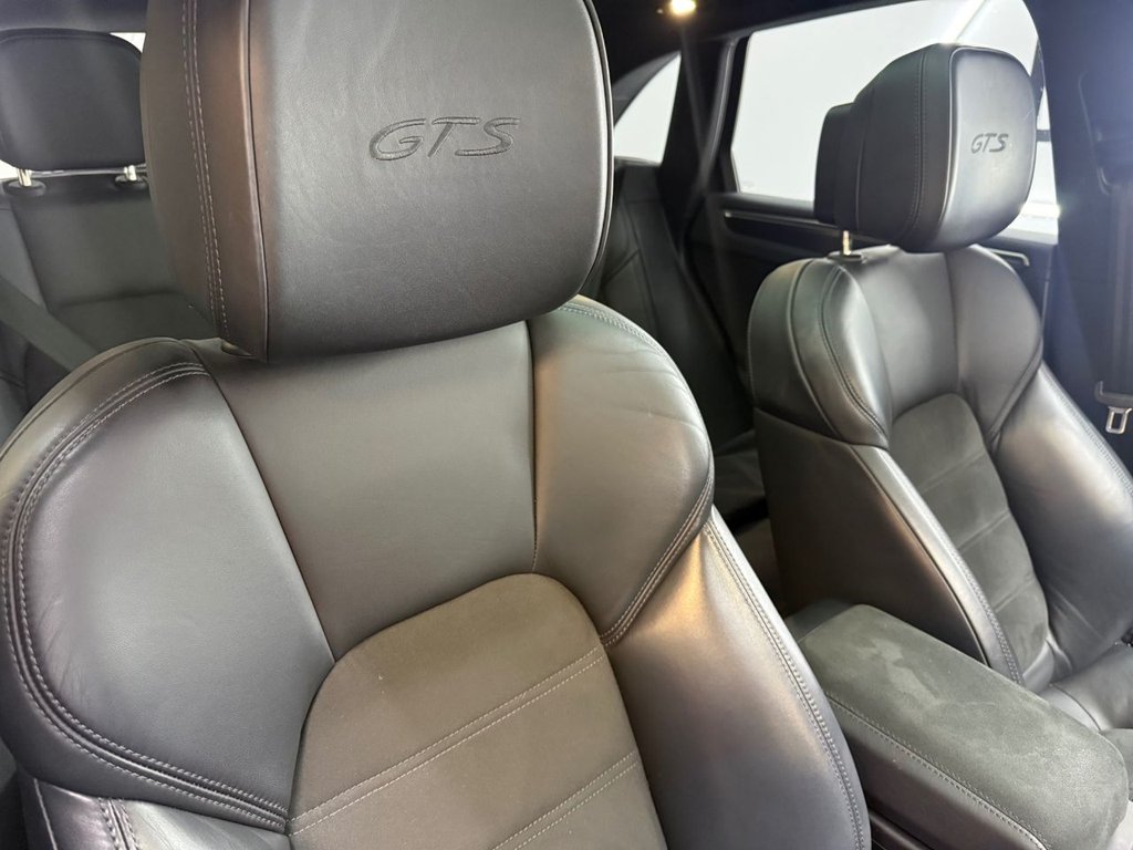 Used Porsche Macan 2022 for sale - 77780518: Photo 5