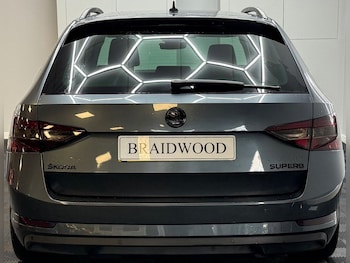 Used Skoda Superb 2017 for sale - 77110916: Photo