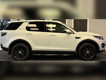 Used Land Rover Discovery Sport 2017 for sale - 78336452: Photo