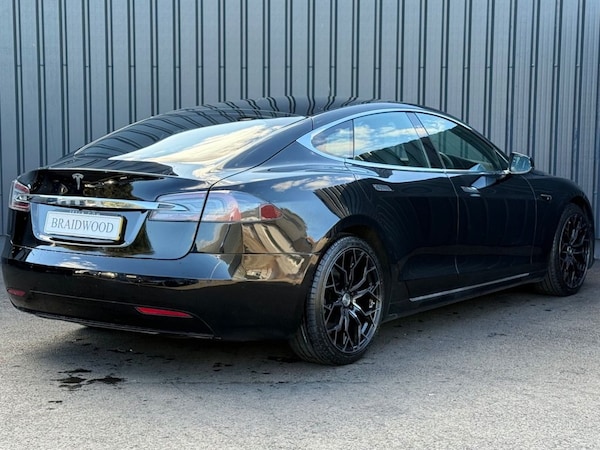 Used Tesla Model S 2020 for sale - 76081042: Photo 2