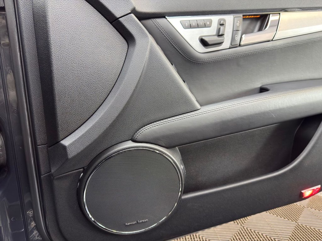 Used Mercedes-Benz C Class 2010 for sale - 77397360: Photo 24