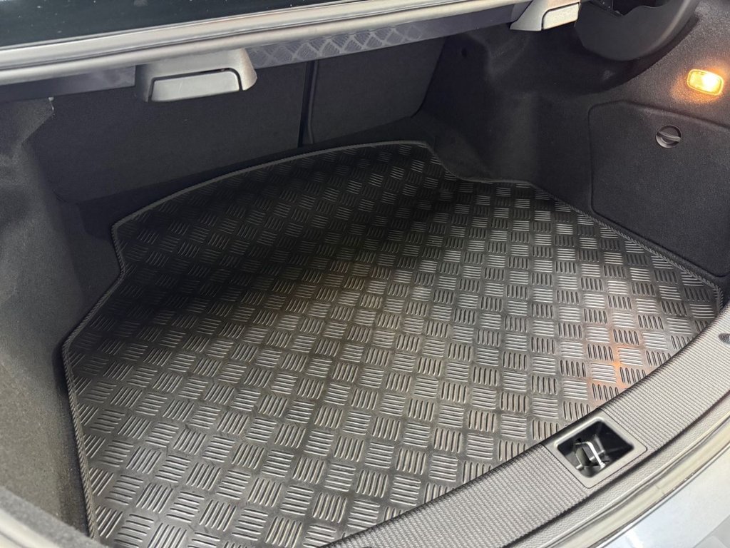 Used Mercedes-Benz C Class 2010 for sale - 77397360: Photo 25