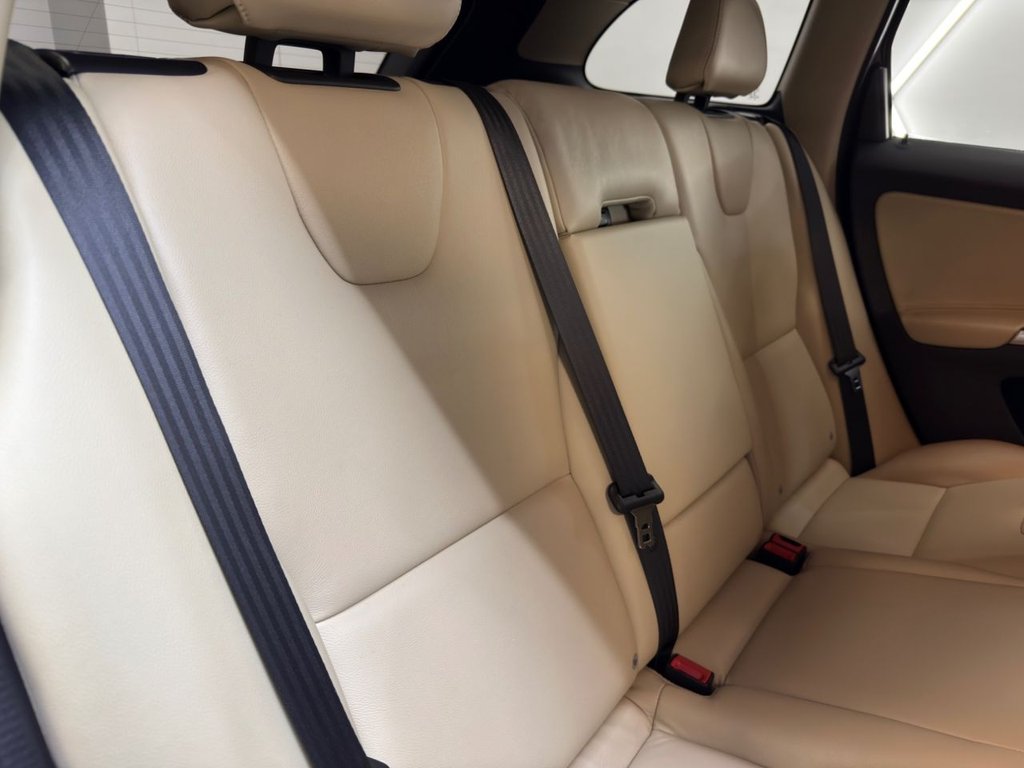 Used Volvo XC60 2016 for sale - 77021826: Photo 11