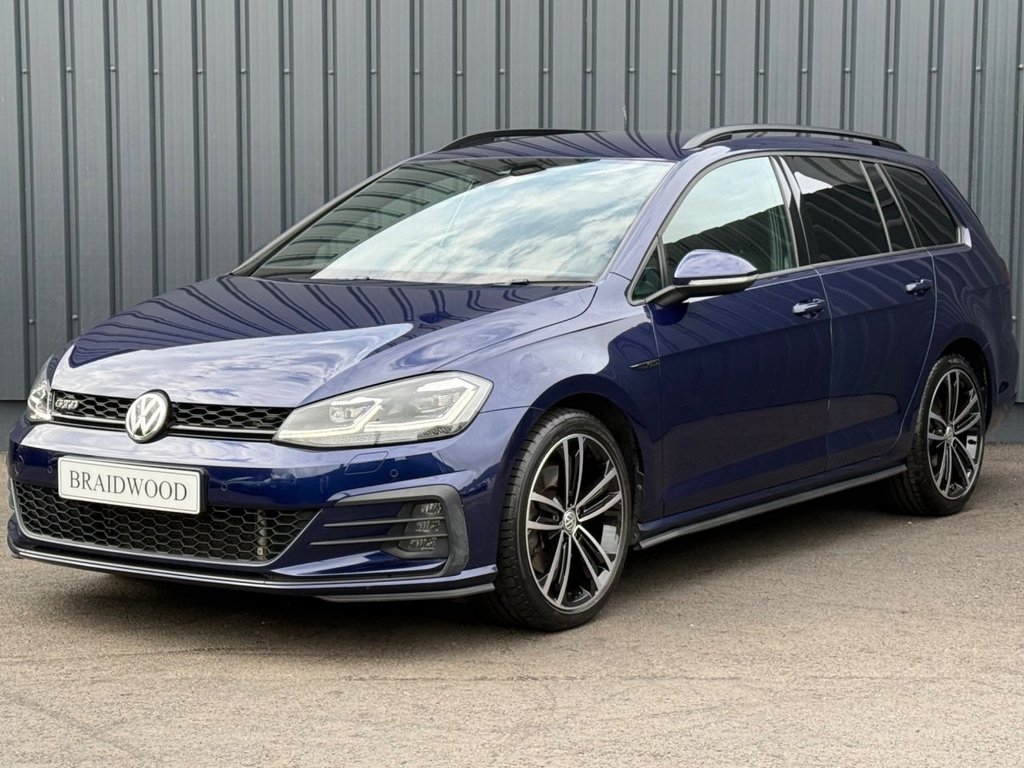 Used Volkswagen Golf 2019 for sale - 76228990: Photo 1