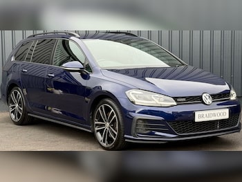 Used Volkswagen Golf 2019 for sale - 76228990: Photo