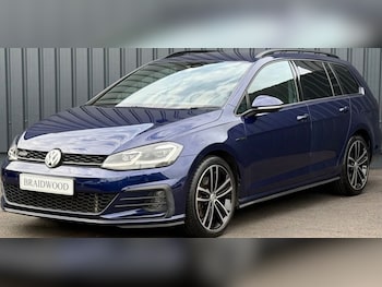 Used Volkswagen Golf 2019 for sale - 76228990: Photo