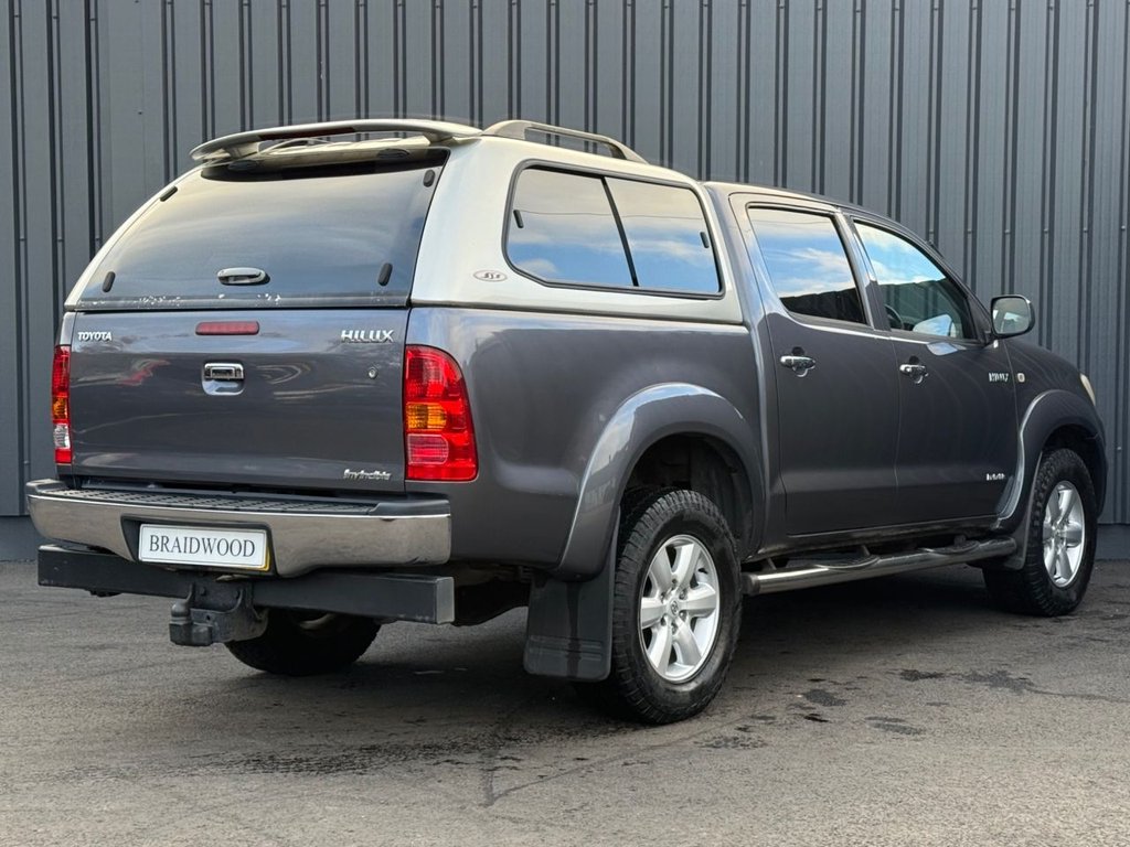Used Toyota Hilux 2011 for sale - 76245374: Photo 2