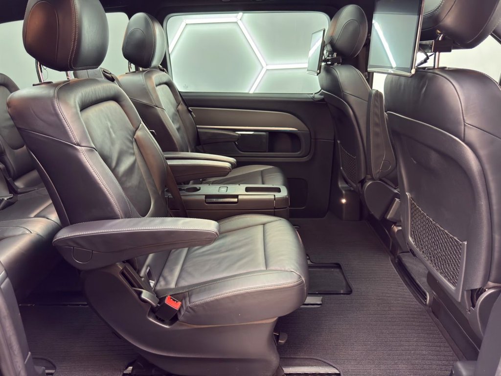 Used Mercedes-Benz V-Class 2016 for sale - 76445859: Photo 11