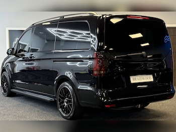 Used Mercedes-Benz V-Class 2016 for sale - 76445859: Photo