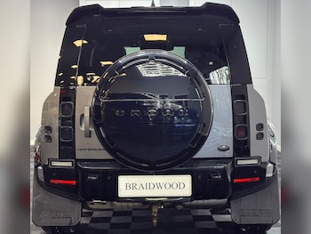 Used Land Rover Defender 2024 for sale - 77563861: Photo