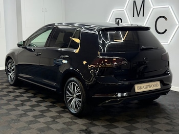 Used Volkswagen Golf 2017 for sale - 79233471: Photo